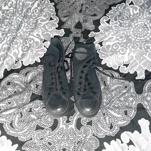 Converse Chuck Taylor hightops